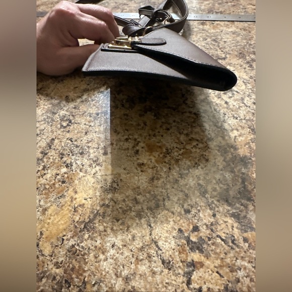 Unbranded Small Brown Faux Leather Wristlet Purse Wallet Gold Hardware Closure - Picture 6 of 12